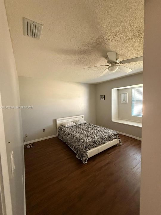 For Sale: $350,000 (3 beds, 2 baths, 1446 Square Feet)