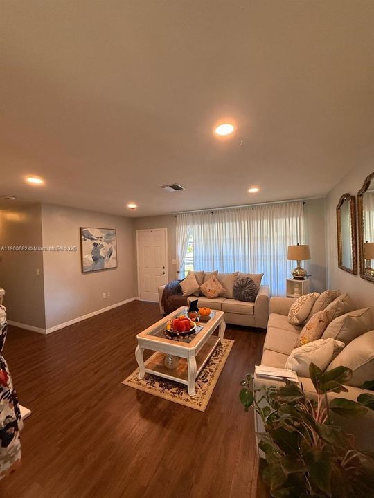 For Sale: $350,000 (3 beds, 2 baths, 1446 Square Feet)