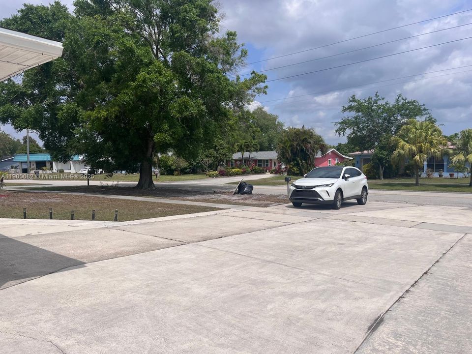 For Sale: $350,000 (3 beds, 2 baths, 1446 Square Feet)