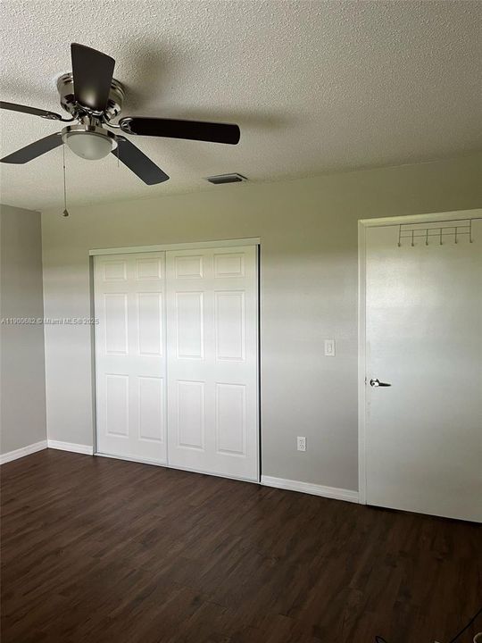 For Sale: $350,000 (3 beds, 2 baths, 1446 Square Feet)