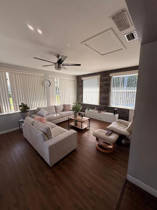 For Sale: $350,000 (3 beds, 2 baths, 1446 Square Feet)