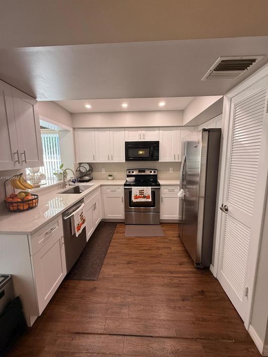 For Sale: $350,000 (3 beds, 2 baths, 1446 Square Feet)