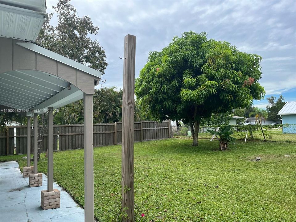 For Sale: $350,000 (3 beds, 2 baths, 1446 Square Feet)