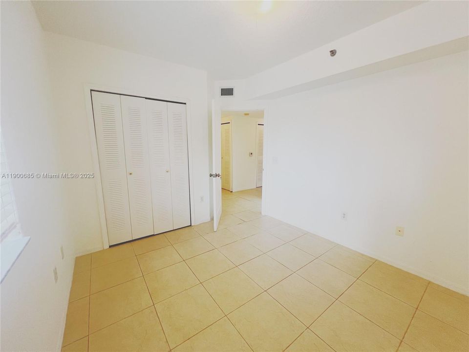 For Rent: $2,700 (3 beds, 2 baths, 1208 Square Feet)