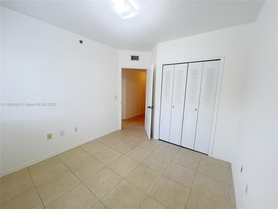 For Rent: $2,700 (3 beds, 2 baths, 1208 Square Feet)