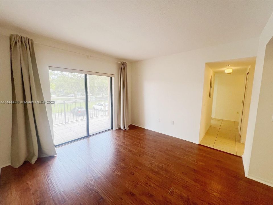 For Rent: $2,700 (3 beds, 2 baths, 1208 Square Feet)