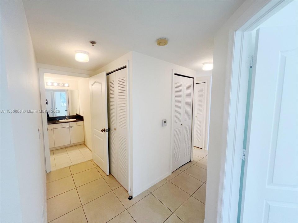 For Rent: $2,700 (3 beds, 2 baths, 1208 Square Feet)