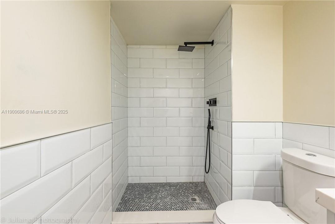 For Sale: $345,000 (2 beds, 2 baths, 1231 Square Feet)