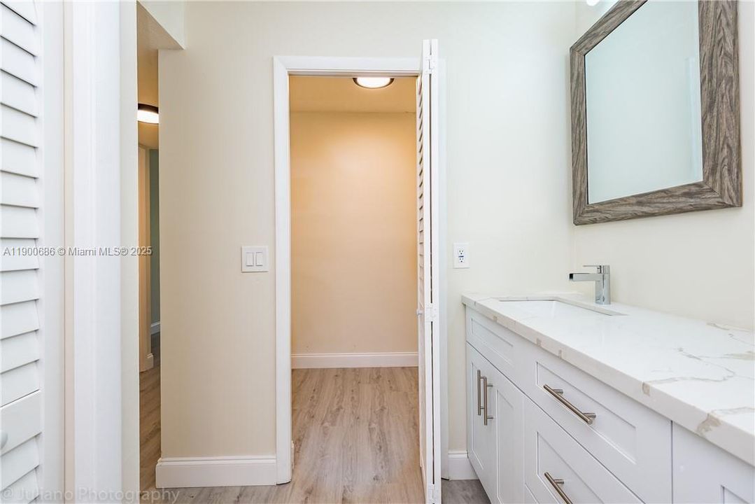 For Sale: $345,000 (2 beds, 2 baths, 1231 Square Feet)