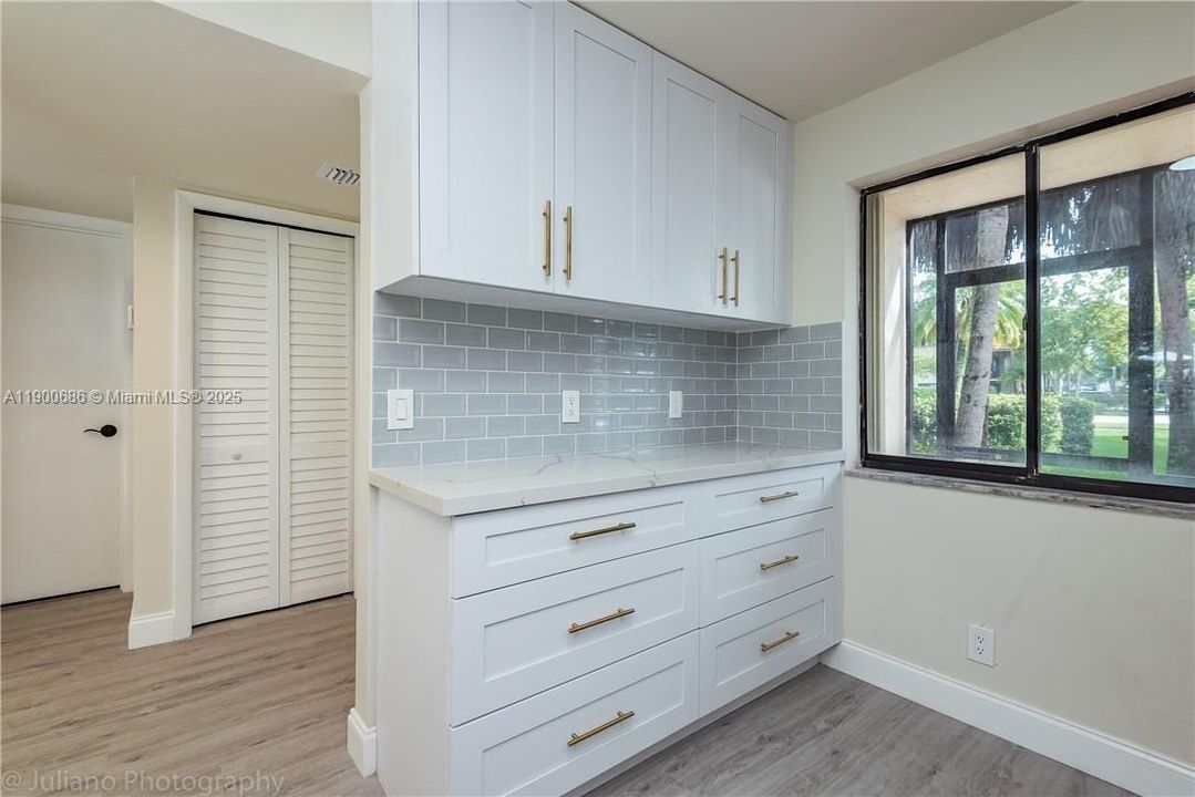 For Sale: $345,000 (2 beds, 2 baths, 1231 Square Feet)