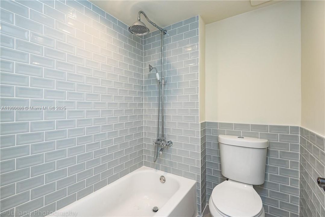 For Sale: $345,000 (2 beds, 2 baths, 1231 Square Feet)