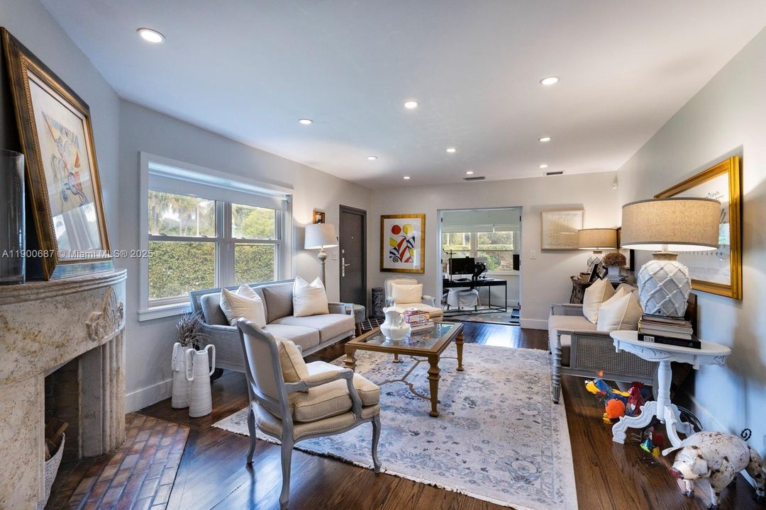 For Sale: $1,800,000 (3 beds, 2 baths, 2778 Square Feet)