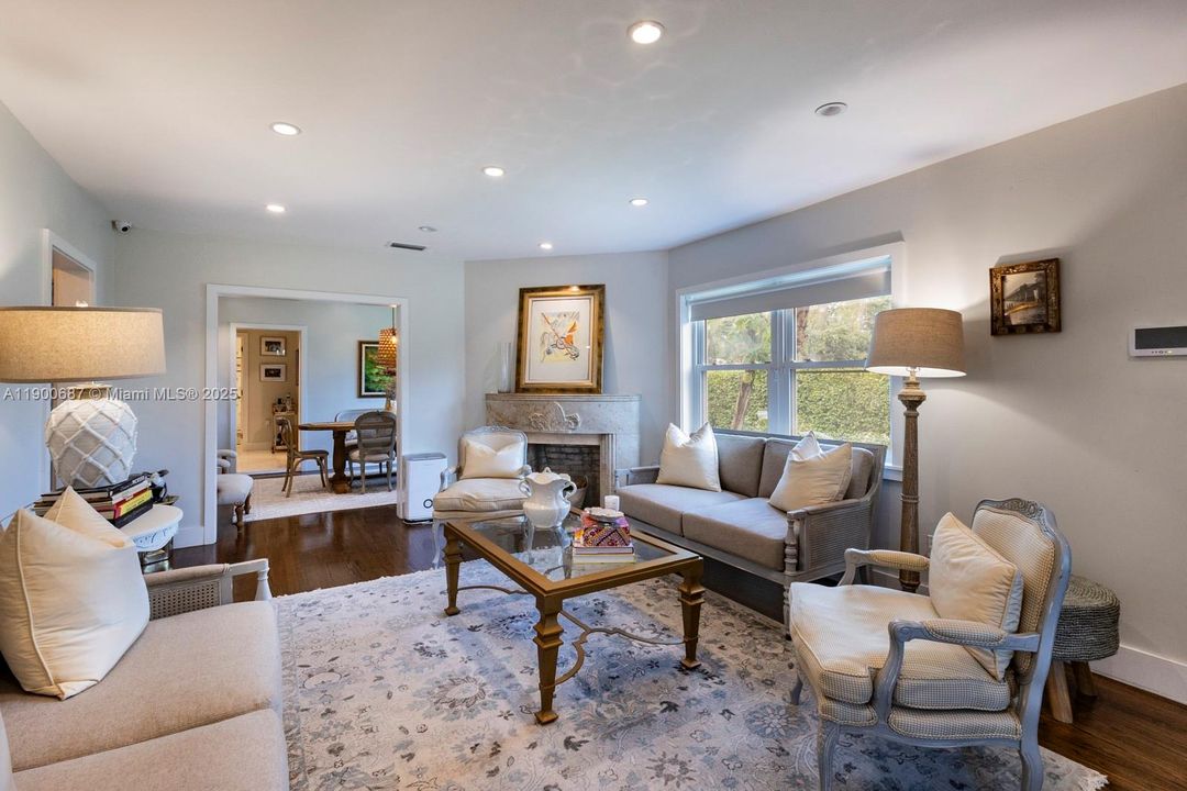 For Sale: $1,800,000 (3 beds, 2 baths, 2778 Square Feet)