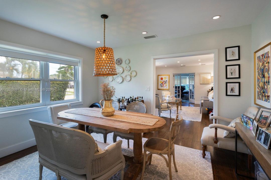 For Sale: $1,800,000 (3 beds, 2 baths, 2778 Square Feet)