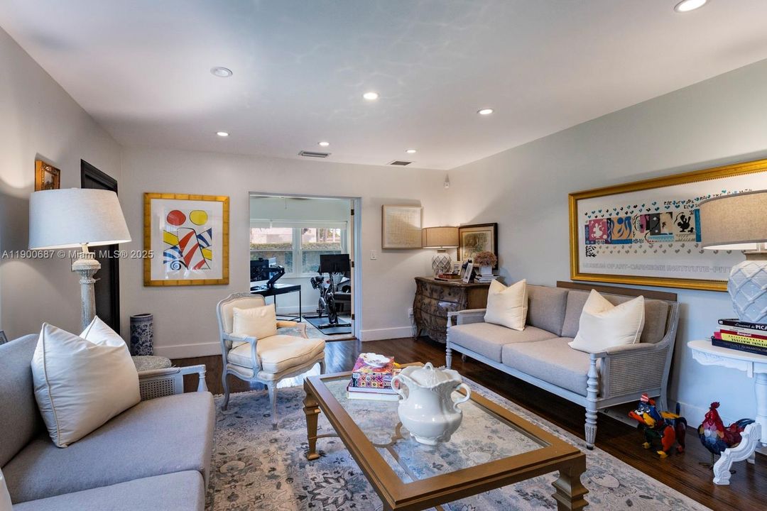 For Sale: $1,800,000 (3 beds, 2 baths, 2778 Square Feet)