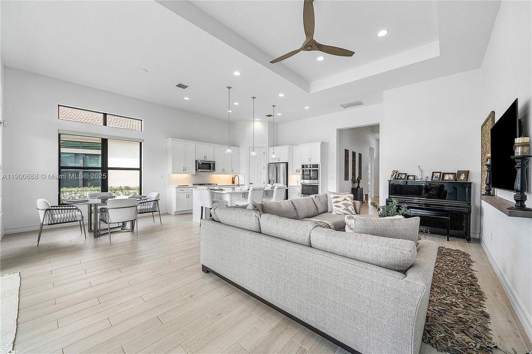 На продажу: $1,050,000 (3 спален, 2 ванн, 1968 Квадратных фут)