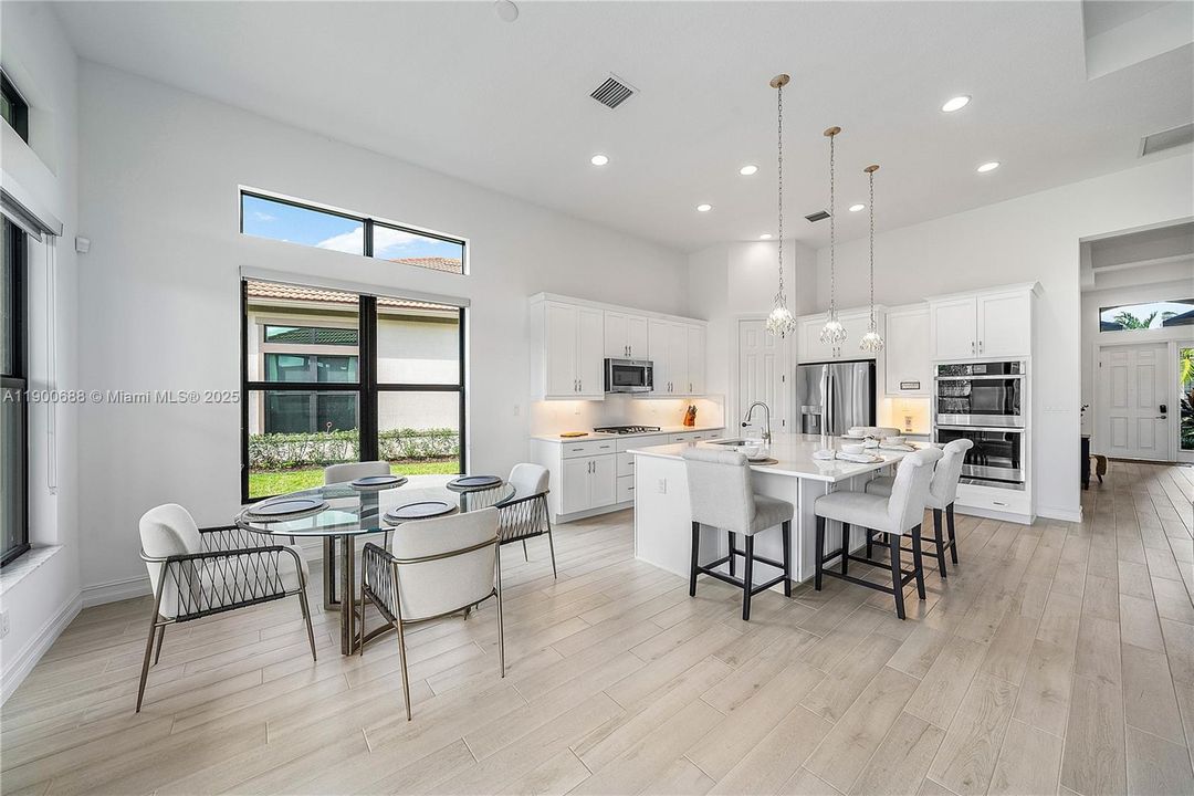 На продажу: $1,050,000 (3 спален, 2 ванн, 1968 Квадратных фут)