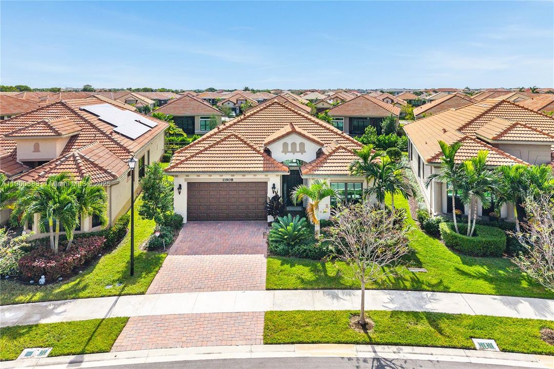 На продажу: $1,050,000 (3 спален, 2 ванн, 1968 Квадратных фут)