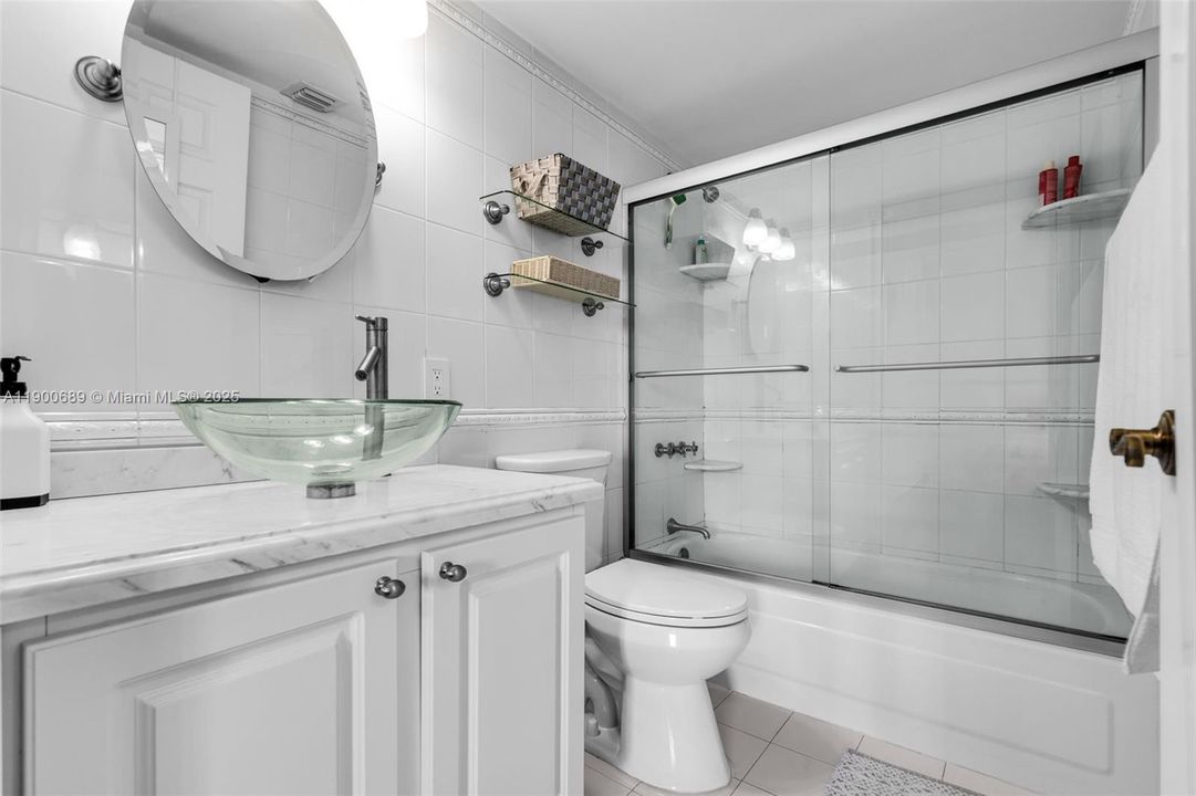 For Sale: $389,900 (1 beds, 1 baths, 690 Square Feet)