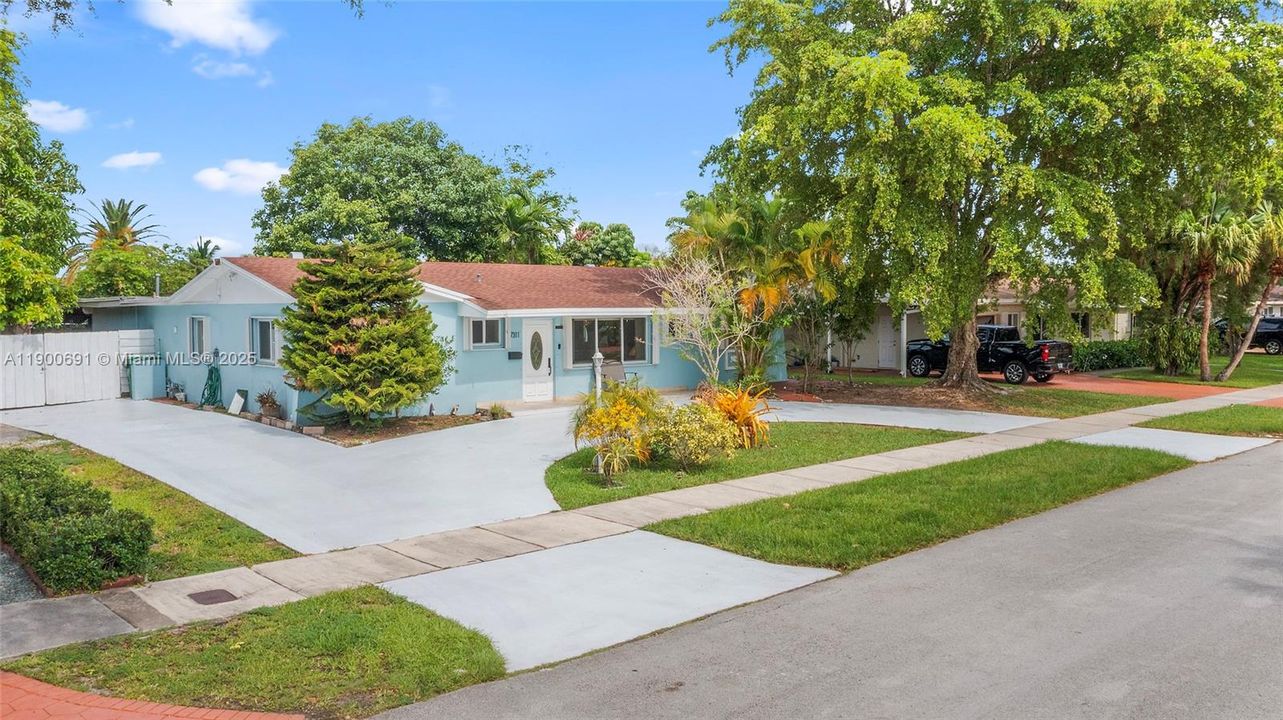 For Sale: $789,900 (4 beds, 2 baths, 2242 Square Feet)