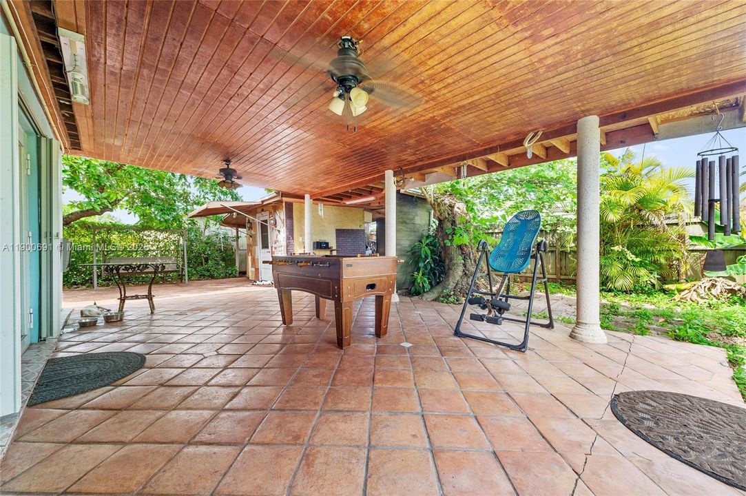 For Sale: $789,900 (4 beds, 2 baths, 2242 Square Feet)