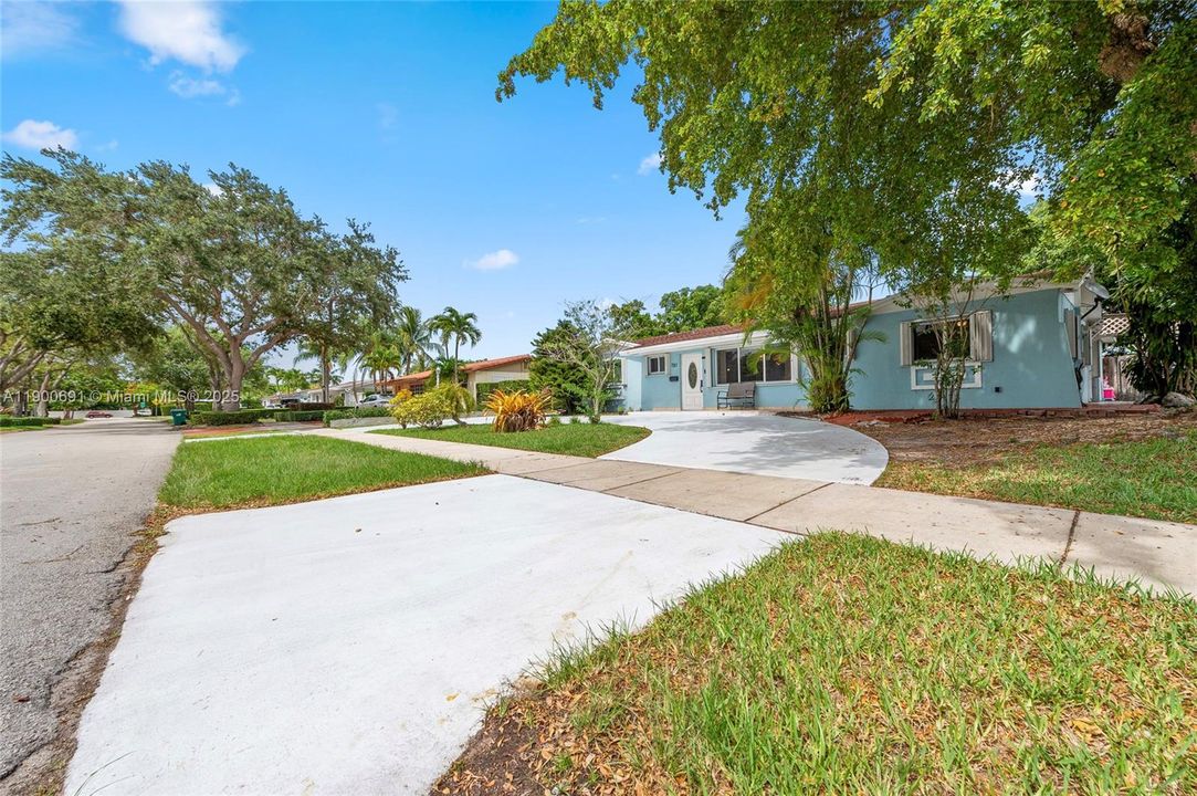 For Sale: $789,900 (4 beds, 2 baths, 2242 Square Feet)