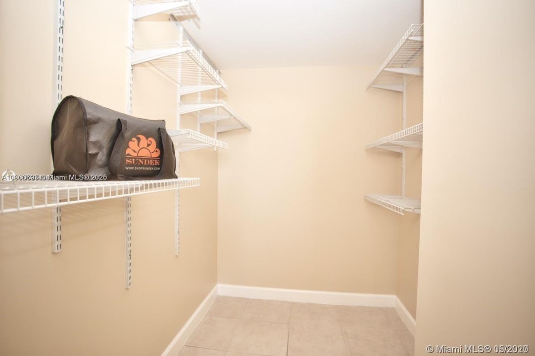 En Renta: $2,300 (2 camas, 2 baños, 877 Pies cuadrados)