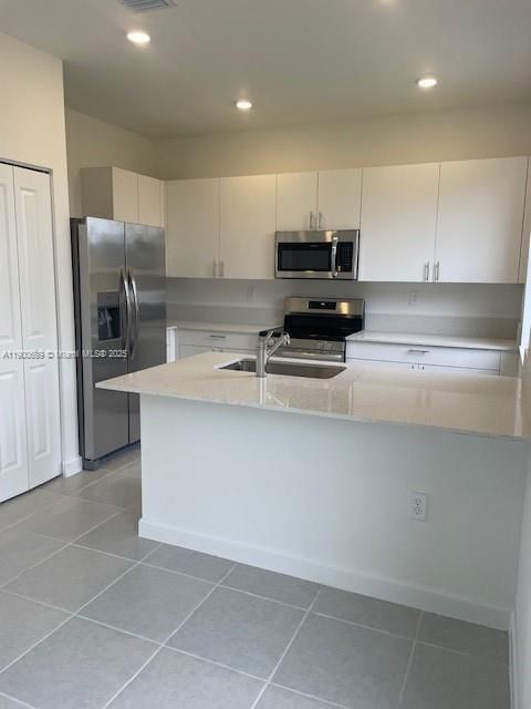 Active With Contract: $2,400 (3 beds, 2 baths, 0 Square Feet)