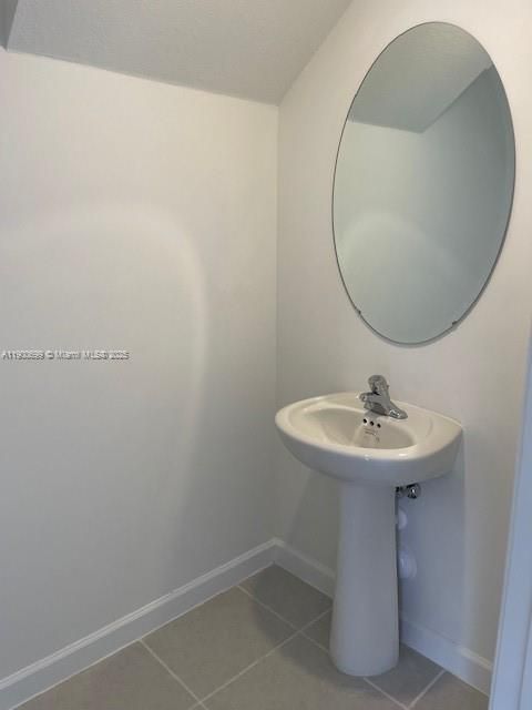 Active With Contract: $2,400 (3 beds, 2 baths, 0 Square Feet)