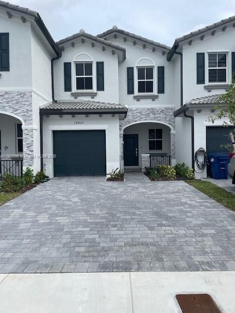 Active With Contract: $2,400 (3 beds, 2 baths, 0 Square Feet)