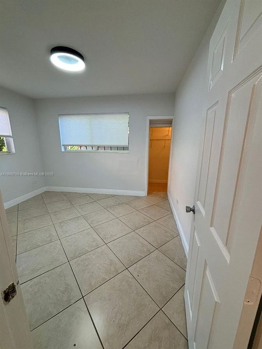 Recently Rented: $1,890 (1 beds, 1 baths, 570 Square Feet)