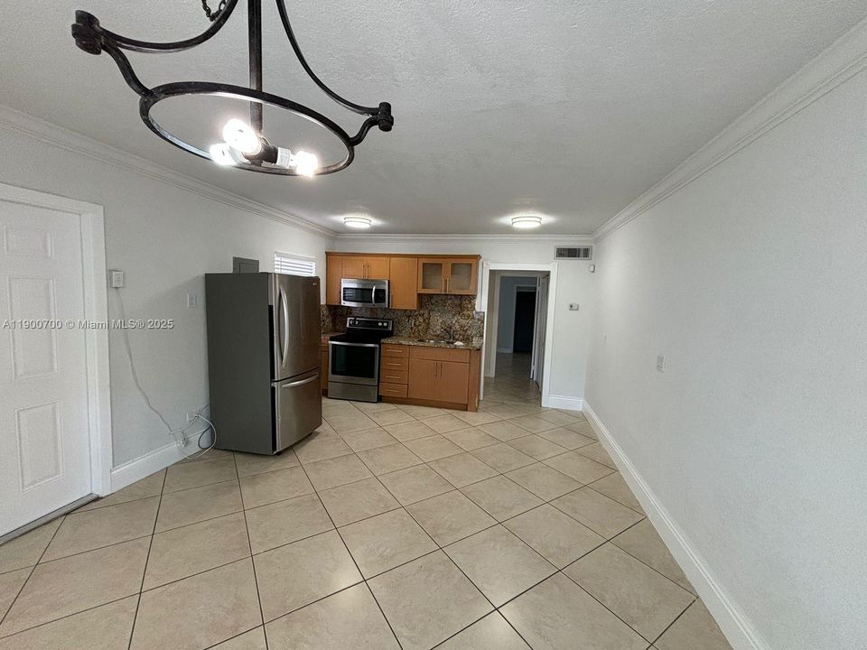 Recently Rented: $1,890 (1 beds, 1 baths, 570 Square Feet)