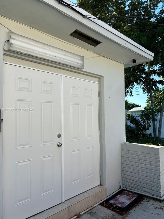 Recently Rented: $1,890 (1 beds, 1 baths, 570 Square Feet)