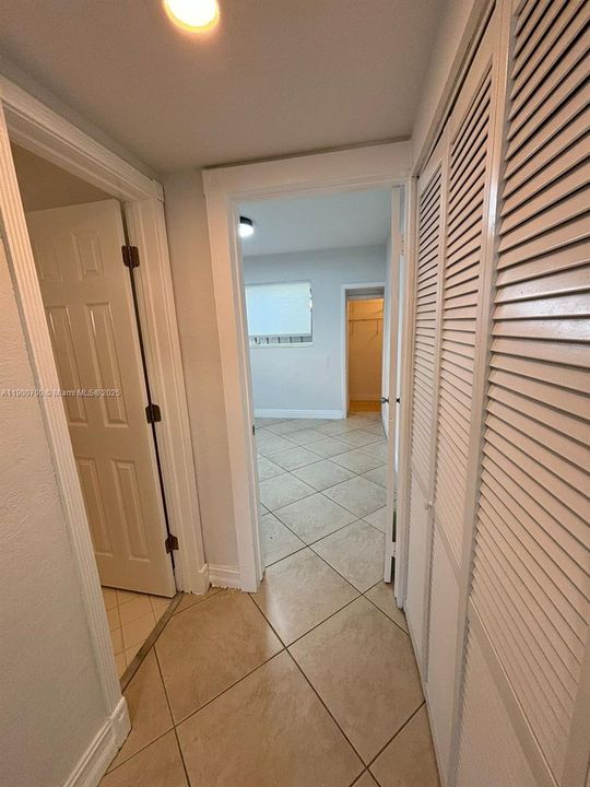 Recently Rented: $1,890 (1 beds, 1 baths, 570 Square Feet)