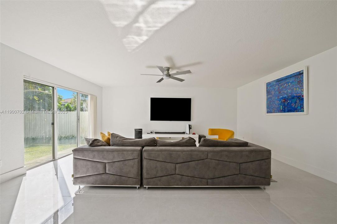 For Sale: $890,000 (5 beds, 3 baths, 3417 Square Feet)