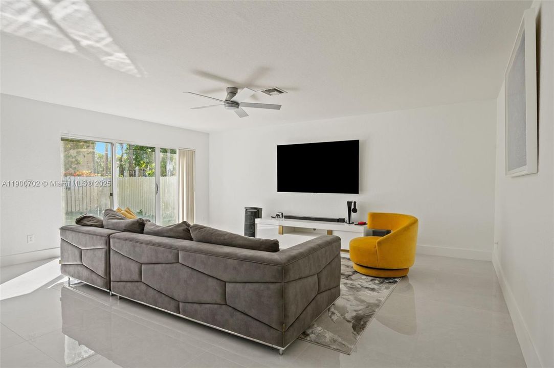 For Sale: $890,000 (5 beds, 3 baths, 3417 Square Feet)