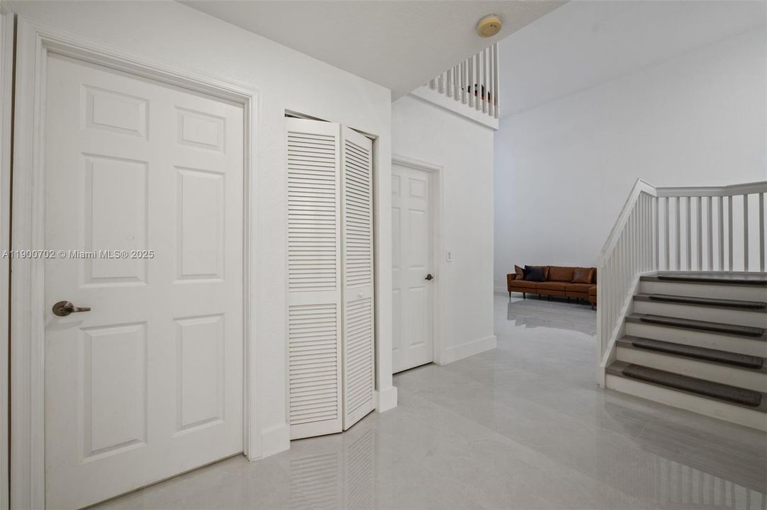 For Sale: $890,000 (5 beds, 3 baths, 3417 Square Feet)