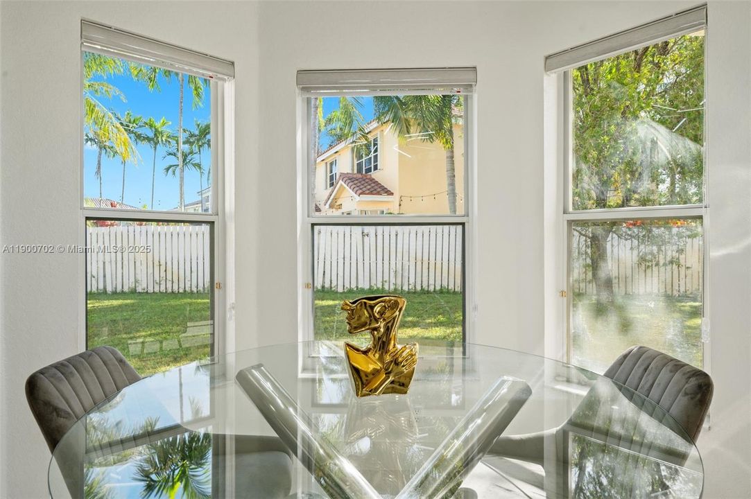 For Sale: $890,000 (5 beds, 3 baths, 3417 Square Feet)