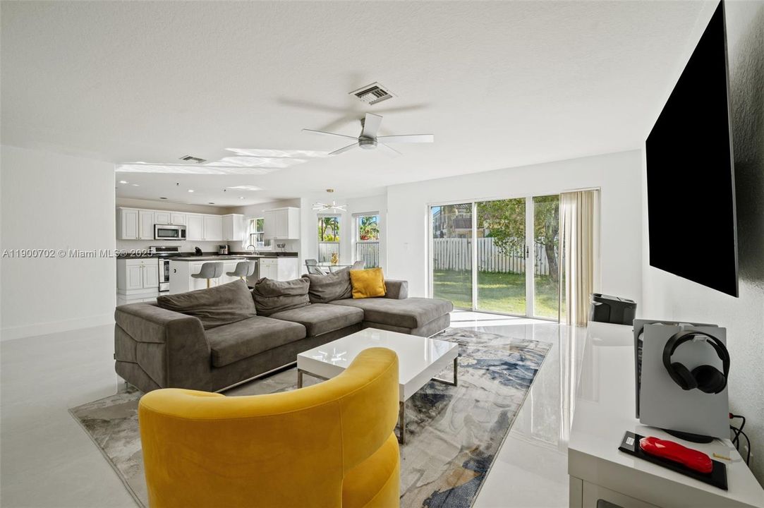 For Sale: $890,000 (5 beds, 3 baths, 3417 Square Feet)