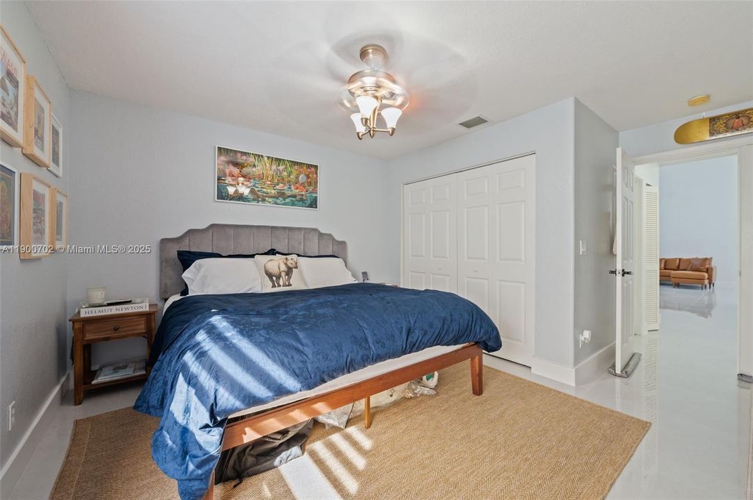 For Sale: $890,000 (5 beds, 3 baths, 3417 Square Feet)