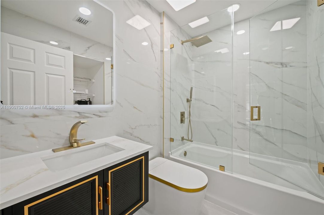 For Sale: $890,000 (5 beds, 3 baths, 3417 Square Feet)