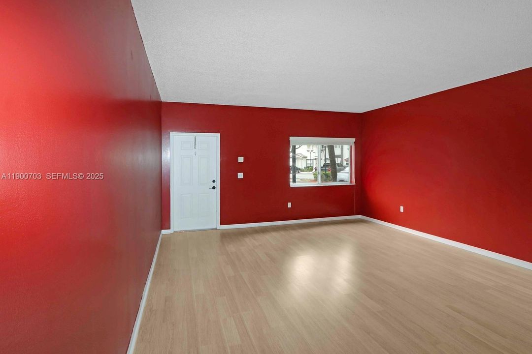 В аренду: $2,250 (2 спален, 2 ванн, 1370 Квадратных фут)