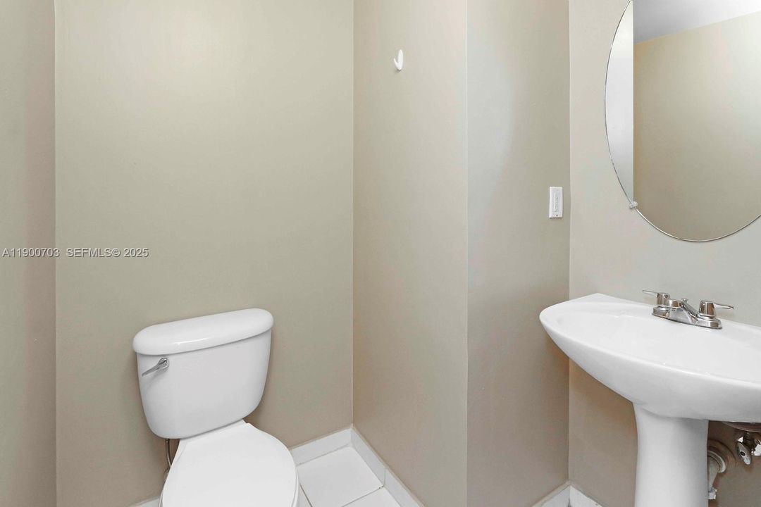 В аренду: $2,250 (2 спален, 2 ванн, 1370 Квадратных фут)