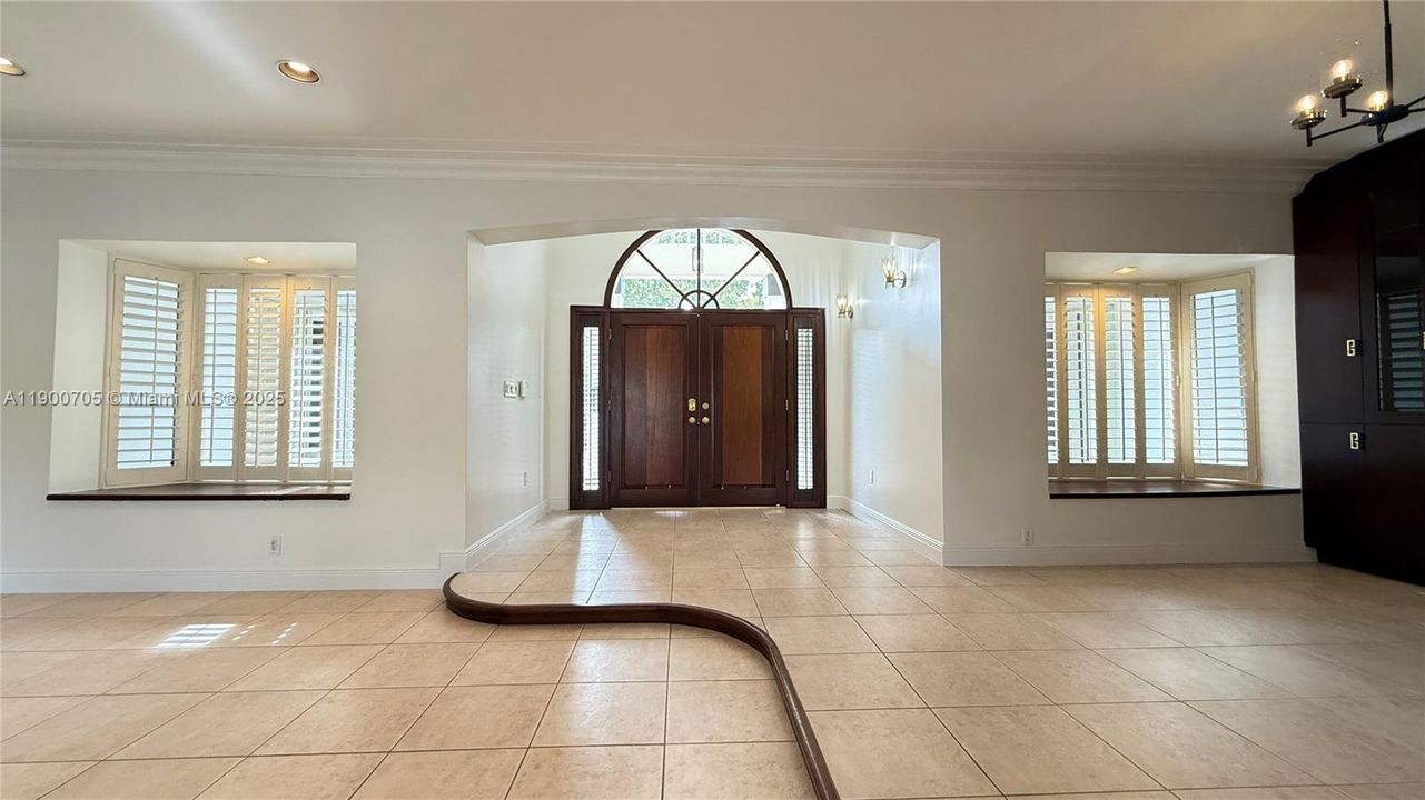 For Rent: $10,500 (4 beds, 3 baths, 2655 Square Feet)