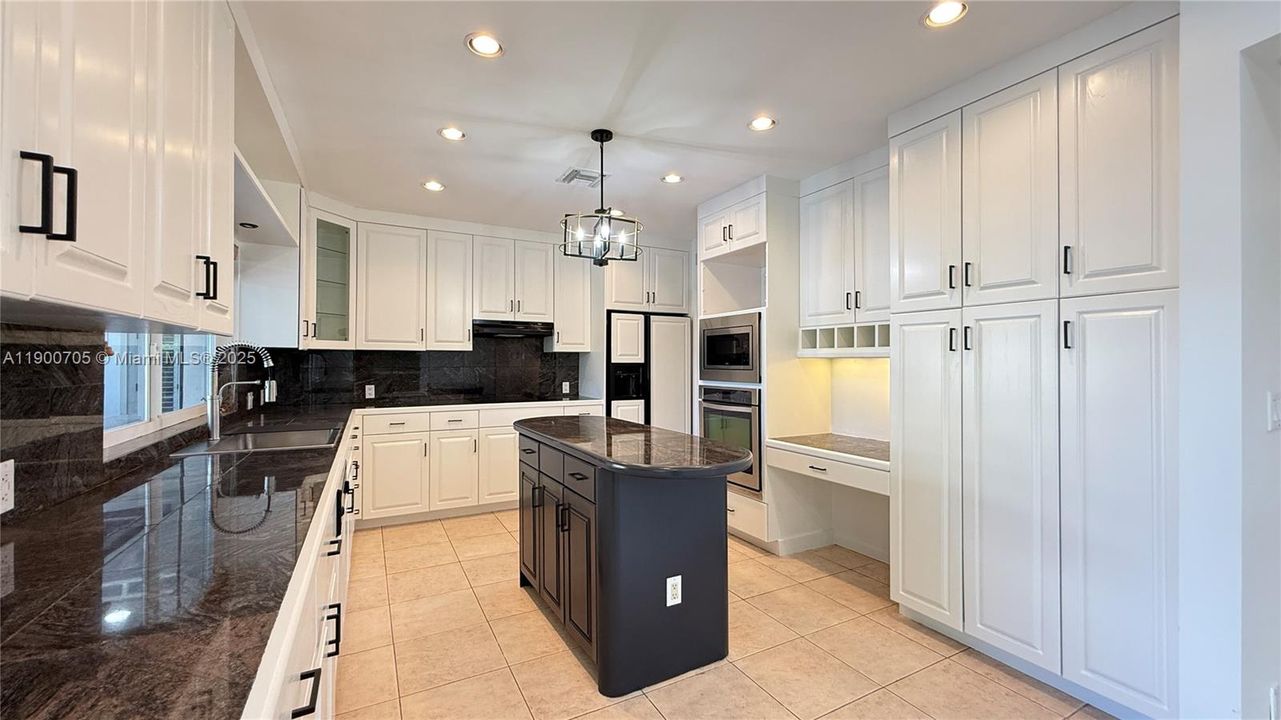 For Rent: $10,500 (4 beds, 3 baths, 2655 Square Feet)