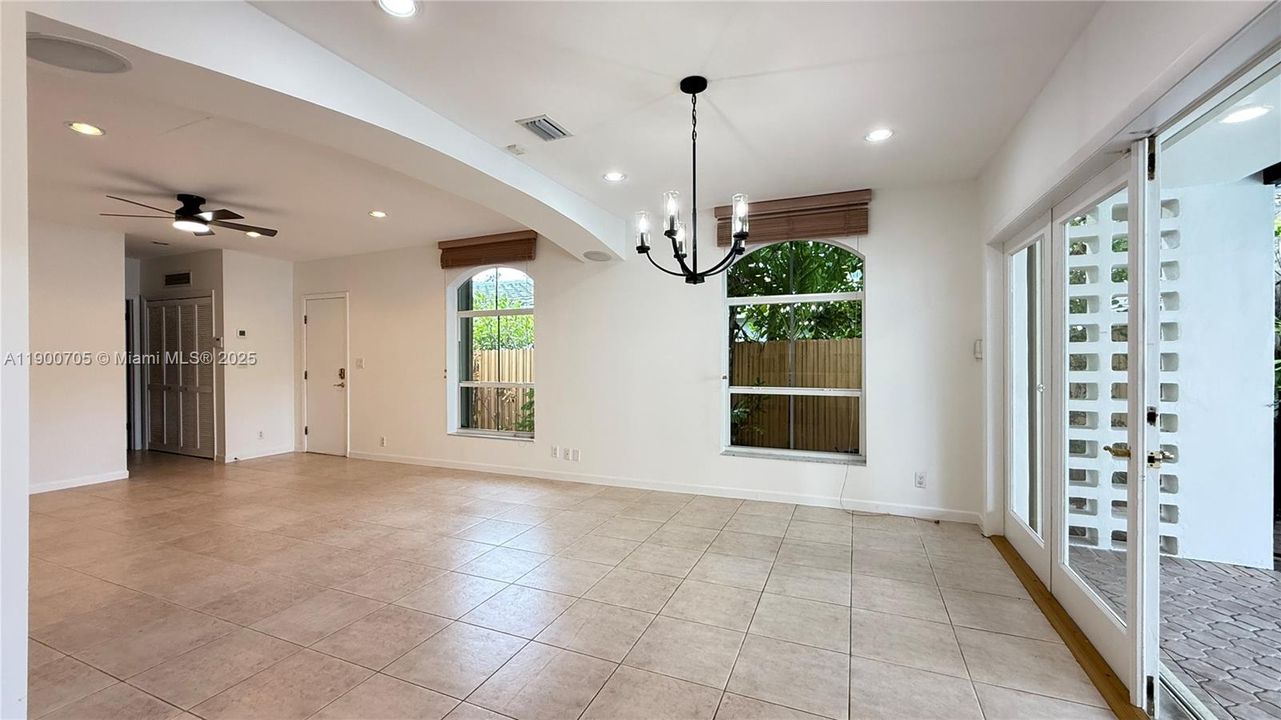 For Rent: $10,500 (4 beds, 3 baths, 2655 Square Feet)