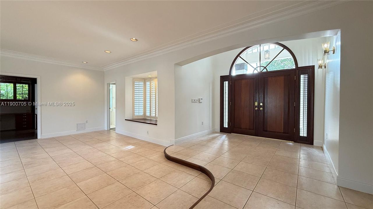 For Rent: $10,500 (4 beds, 3 baths, 2655 Square Feet)