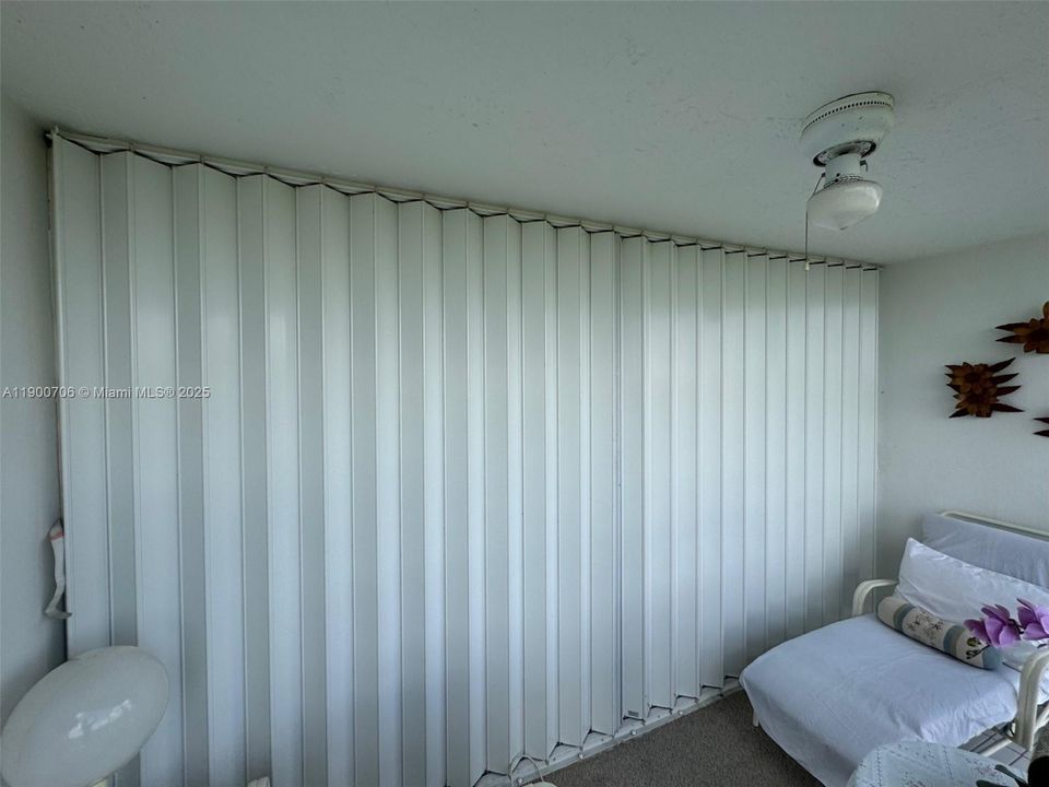 合同活跃: $179,990 (2 贝兹, 2 浴室, 1064 平方英尺)