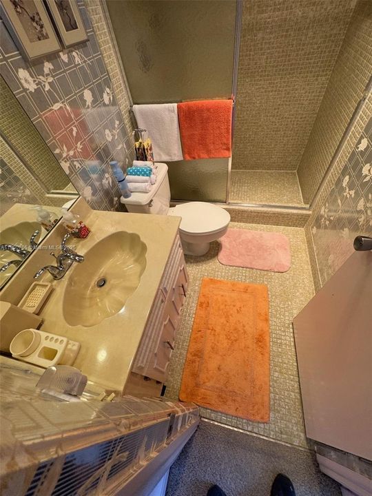 合同活跃: $179,990 (2 贝兹, 2 浴室, 1064 平方英尺)