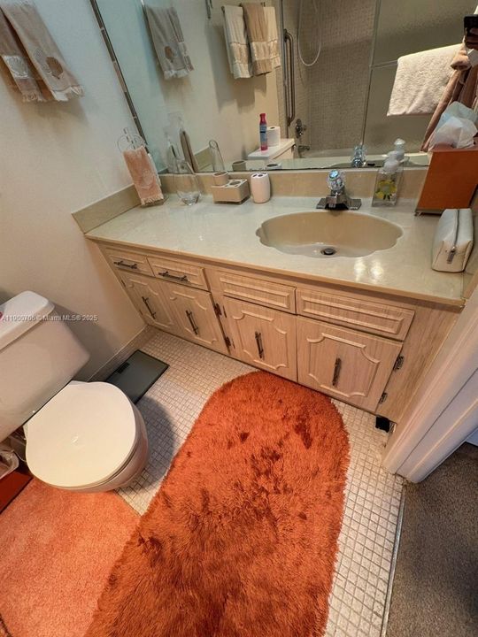 合同活跃: $179,990 (2 贝兹, 2 浴室, 1064 平方英尺)